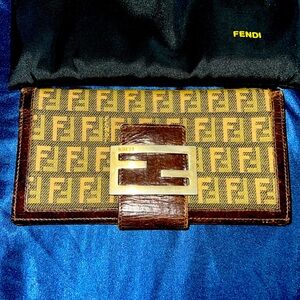Fendi women’s wallet